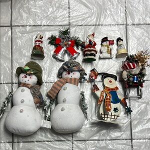 Windows displays Festive Snowman Holiday Decor